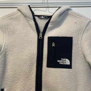 The north face youth, junior, warm fleece size 10 to 12 medium to large